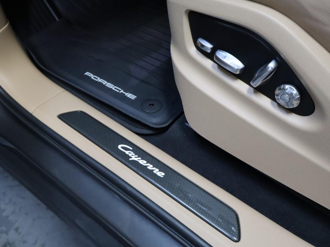 Porsche Cayenne Platinum Edition 7