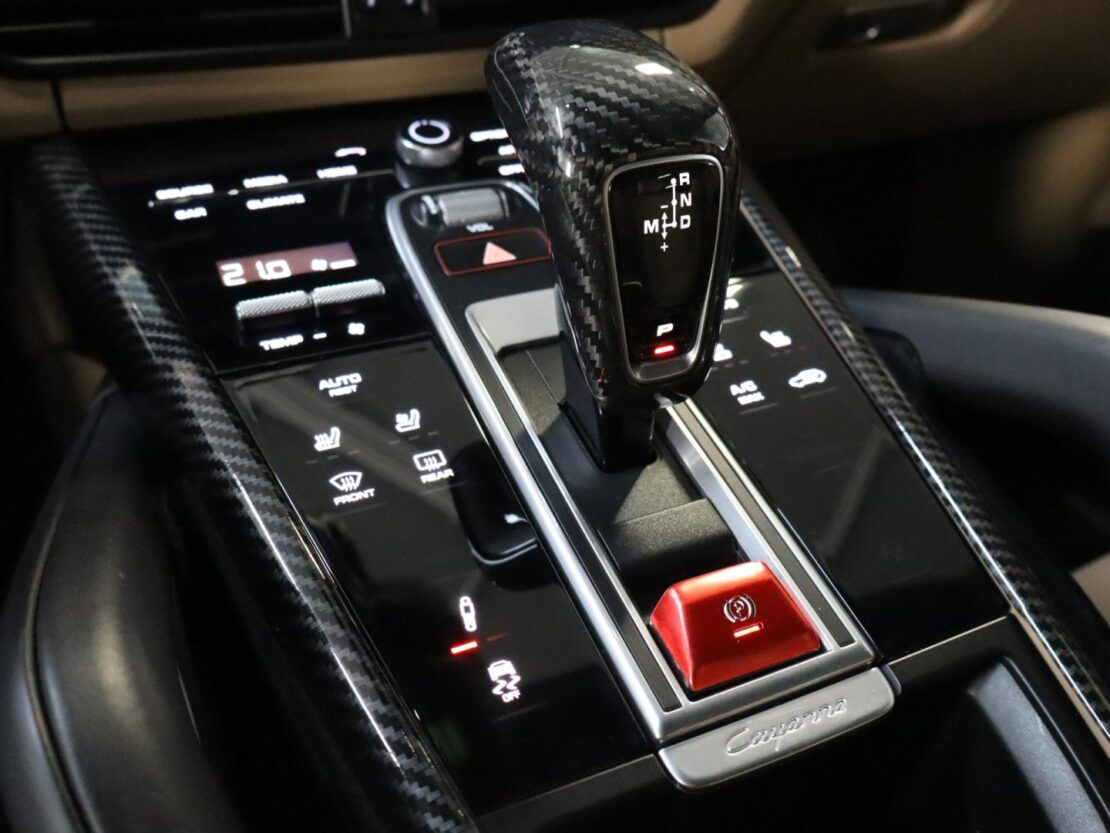 Porsche Cayenne Platinum Edition 24