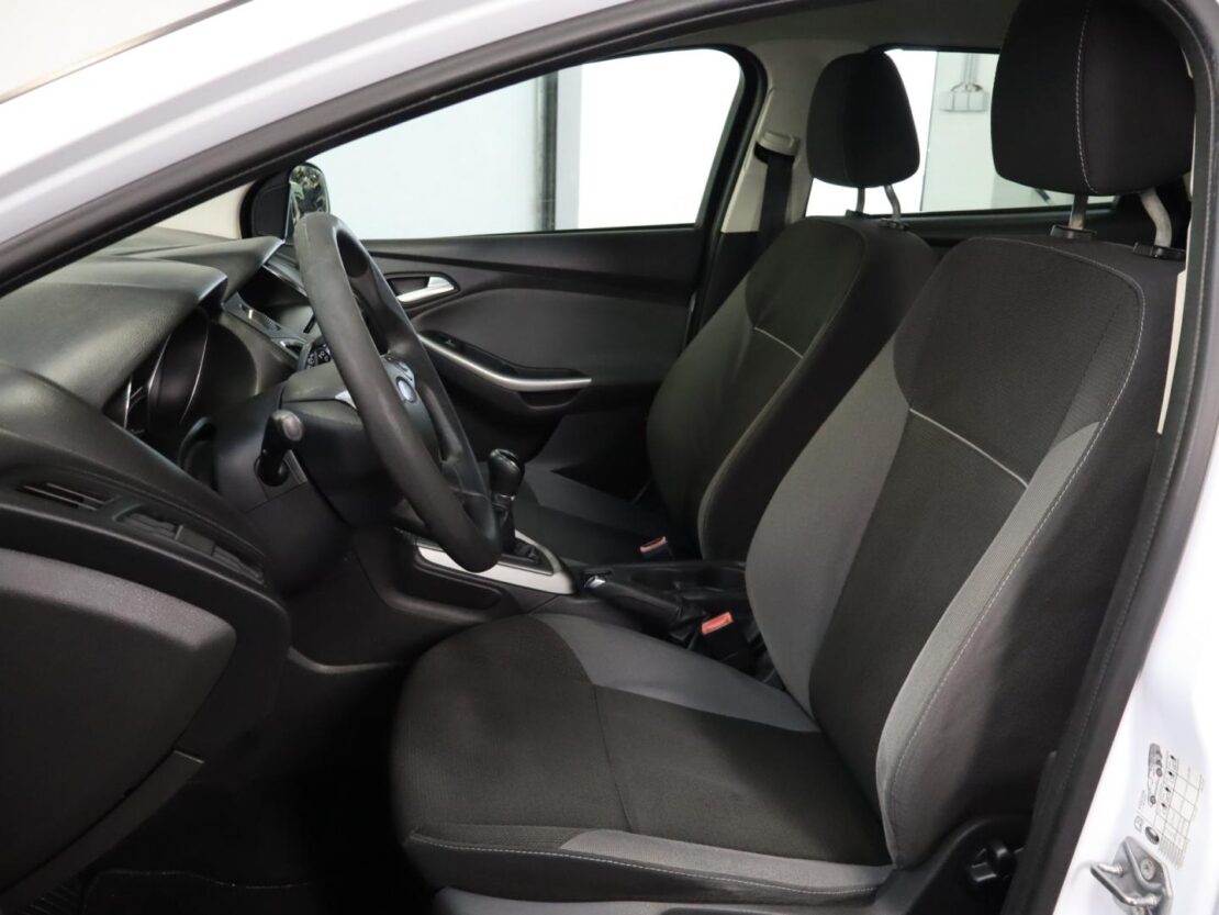 Ford Focus SW 1.0 EcoBoost Business 6