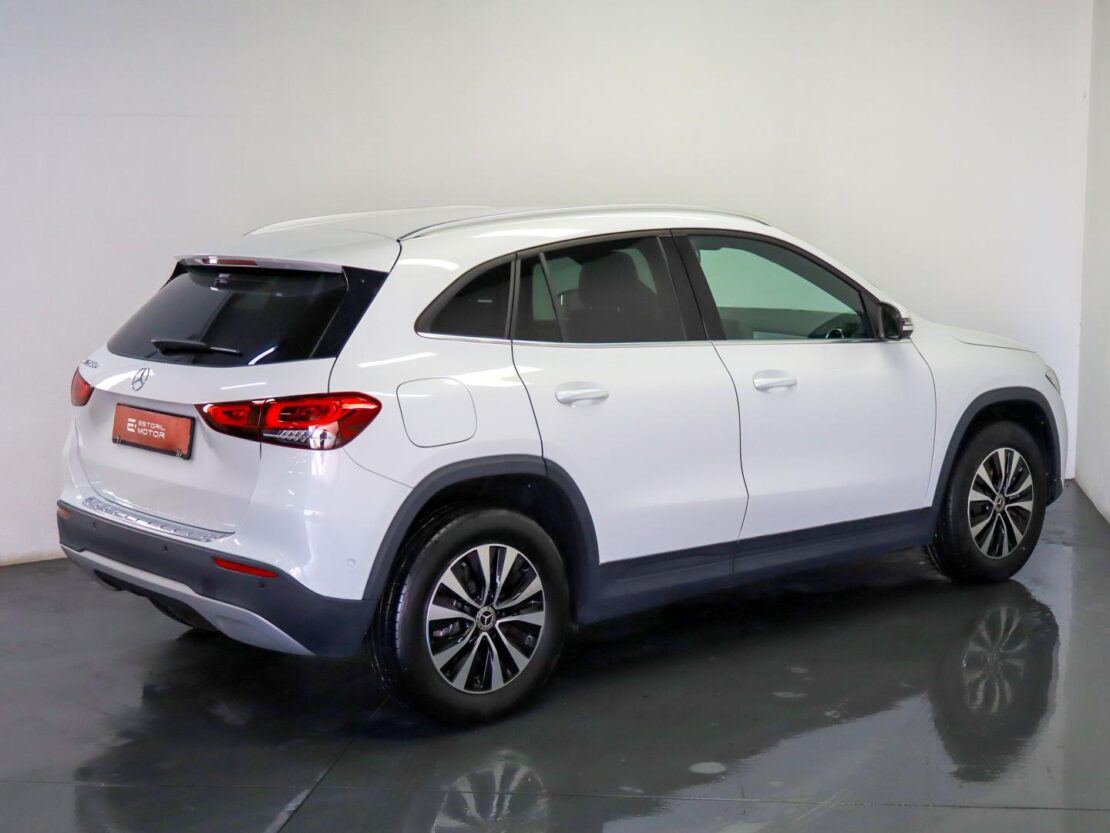 Mercedes Benz GLA 250 e STYLE 3