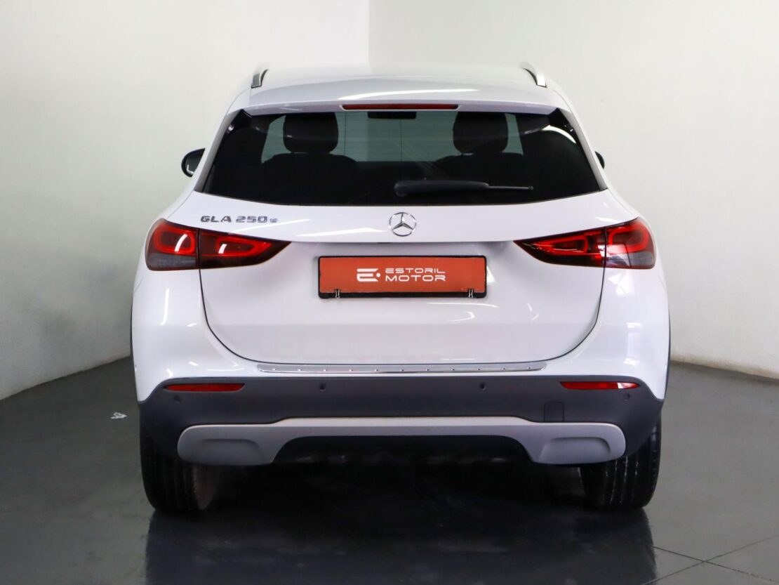 Mercedes Benz GLA 250 e STYLE 4