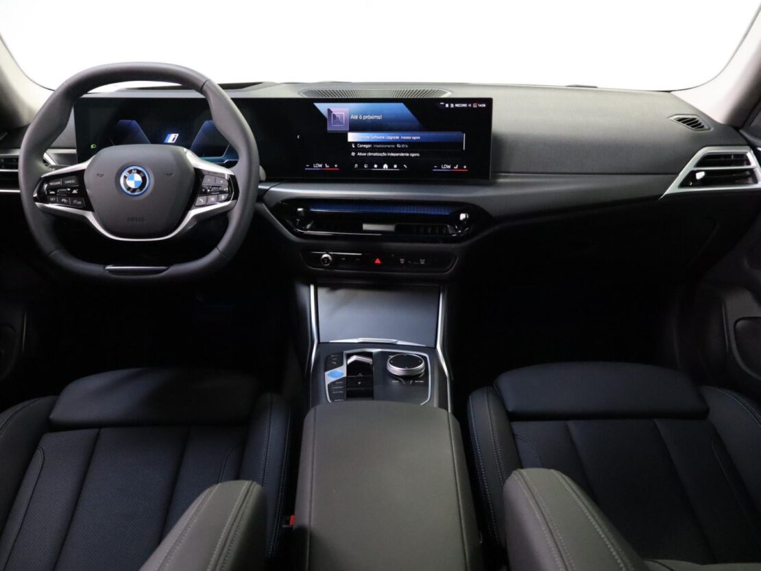 BMW i4 eDrive40 14