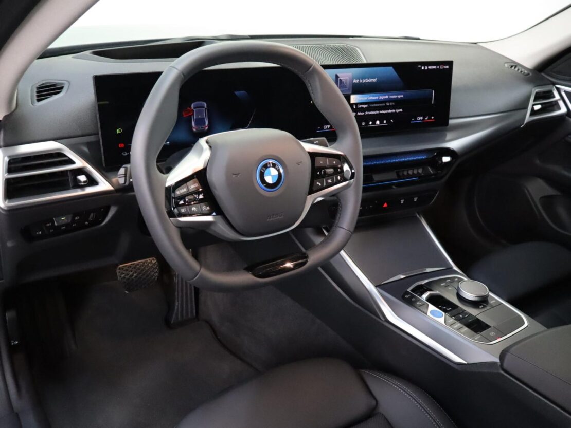 BMW i4 eDrive40 10