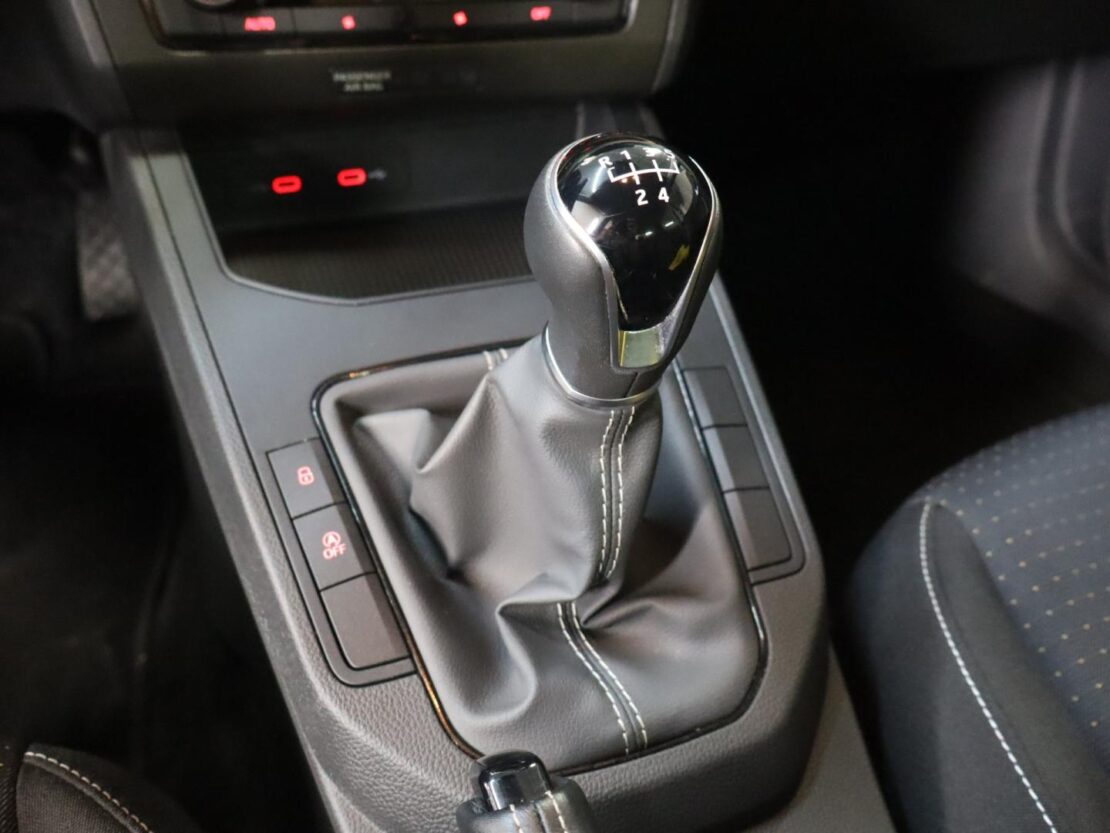 SEAT Ibiza 1.0 TSI STYLE 19