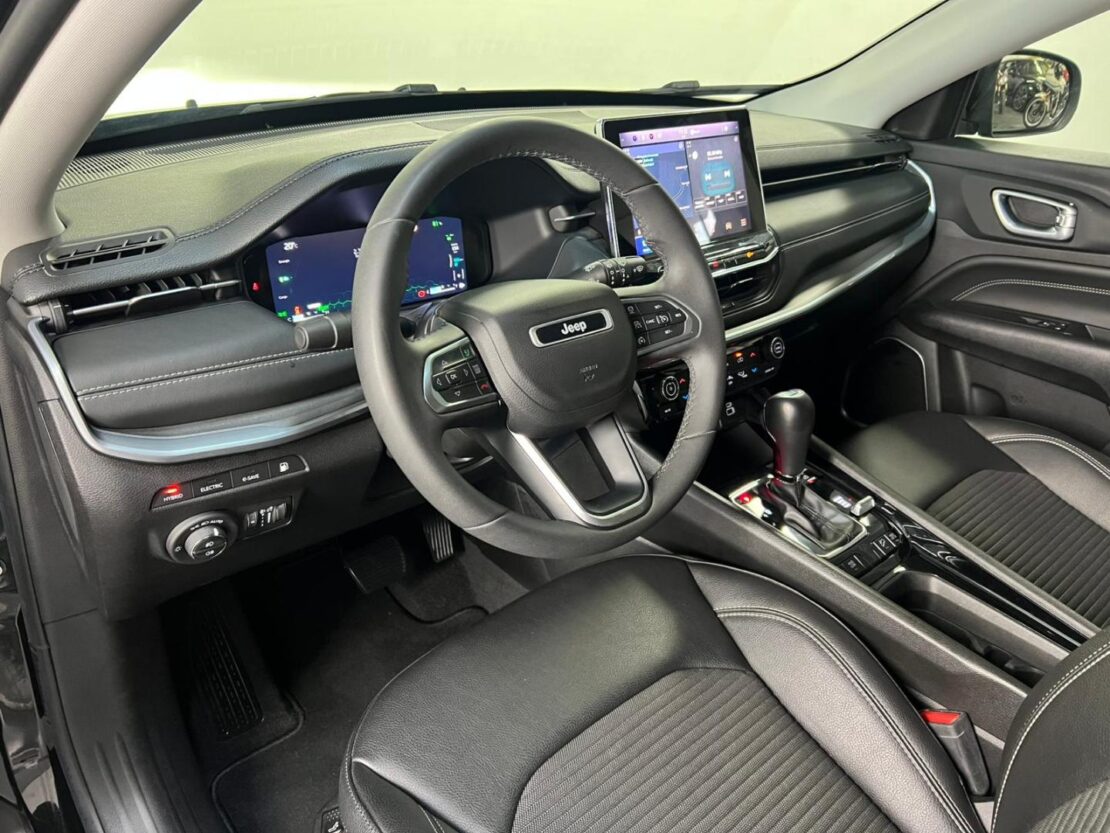 Jeep Compass Limited 1.3 TG Plug In Hybrid 4Xe 7