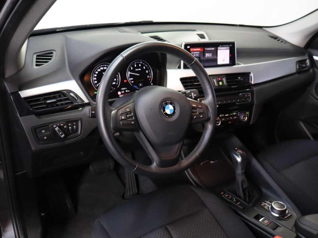 BMW X1 xDrive25e 8