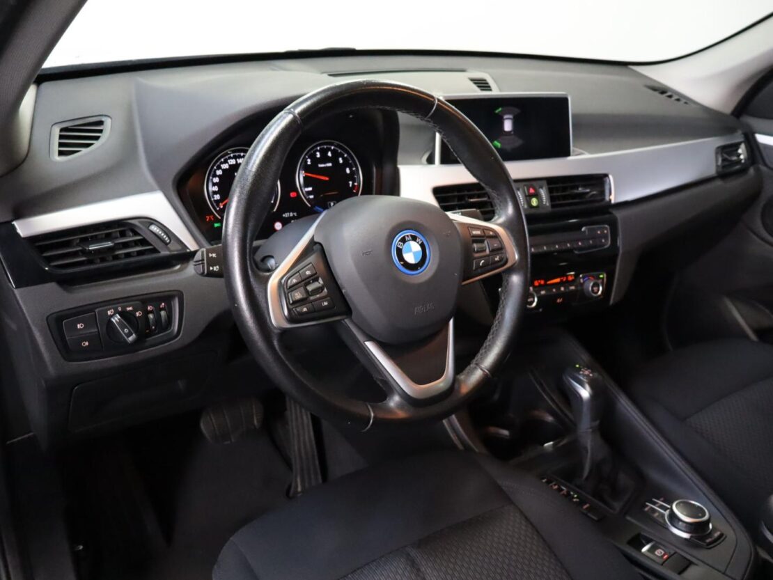 BMW X1 xDrive25e 6