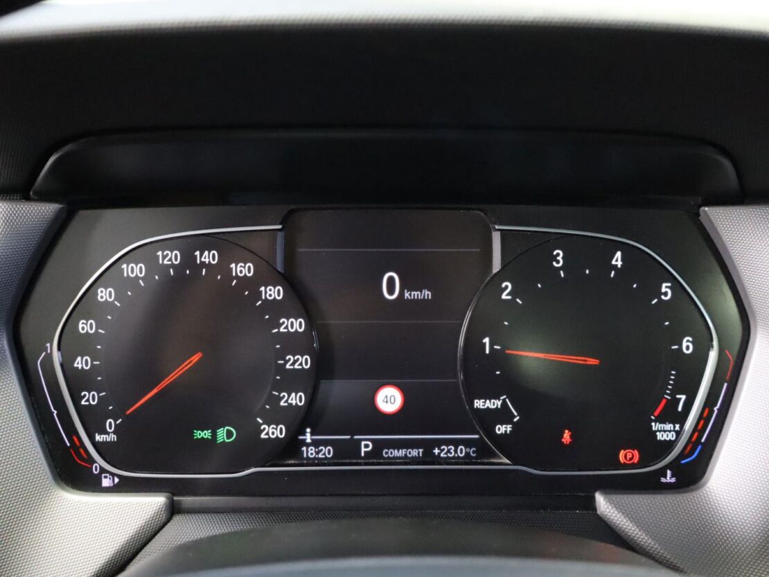 BMW Serie 1 118i Auto Corporate Edition 12