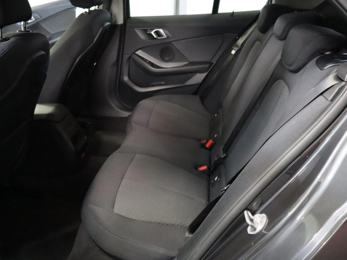 BMW Serie 1 118i Auto Corporate Edition 8
