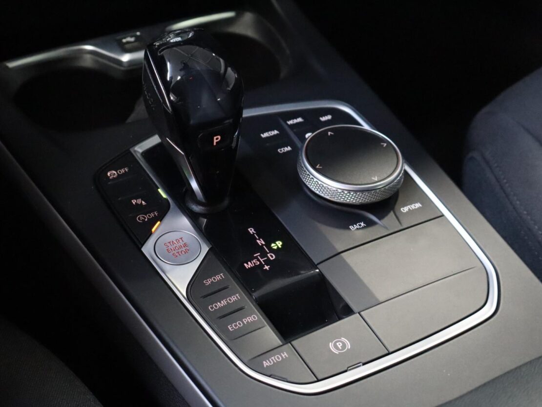 BMW Serie 1 118i Auto Corporate Edition 19