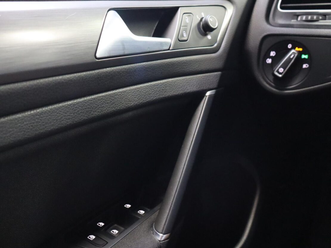 Volkswagen Golf 1.6 TDI Confortline Variant 11
