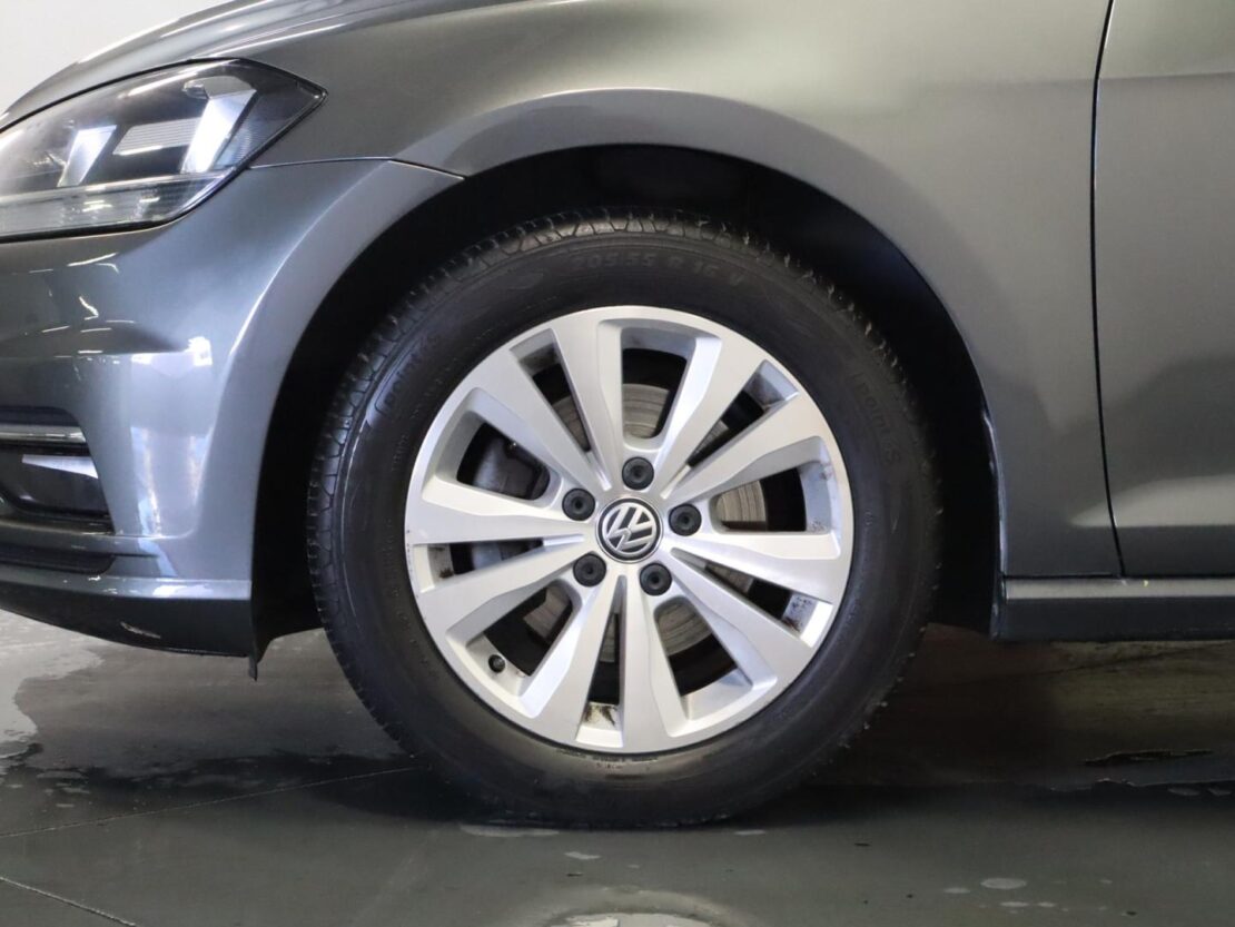 Volkswagen Golf 1.6 TDI Confortline Variant 5