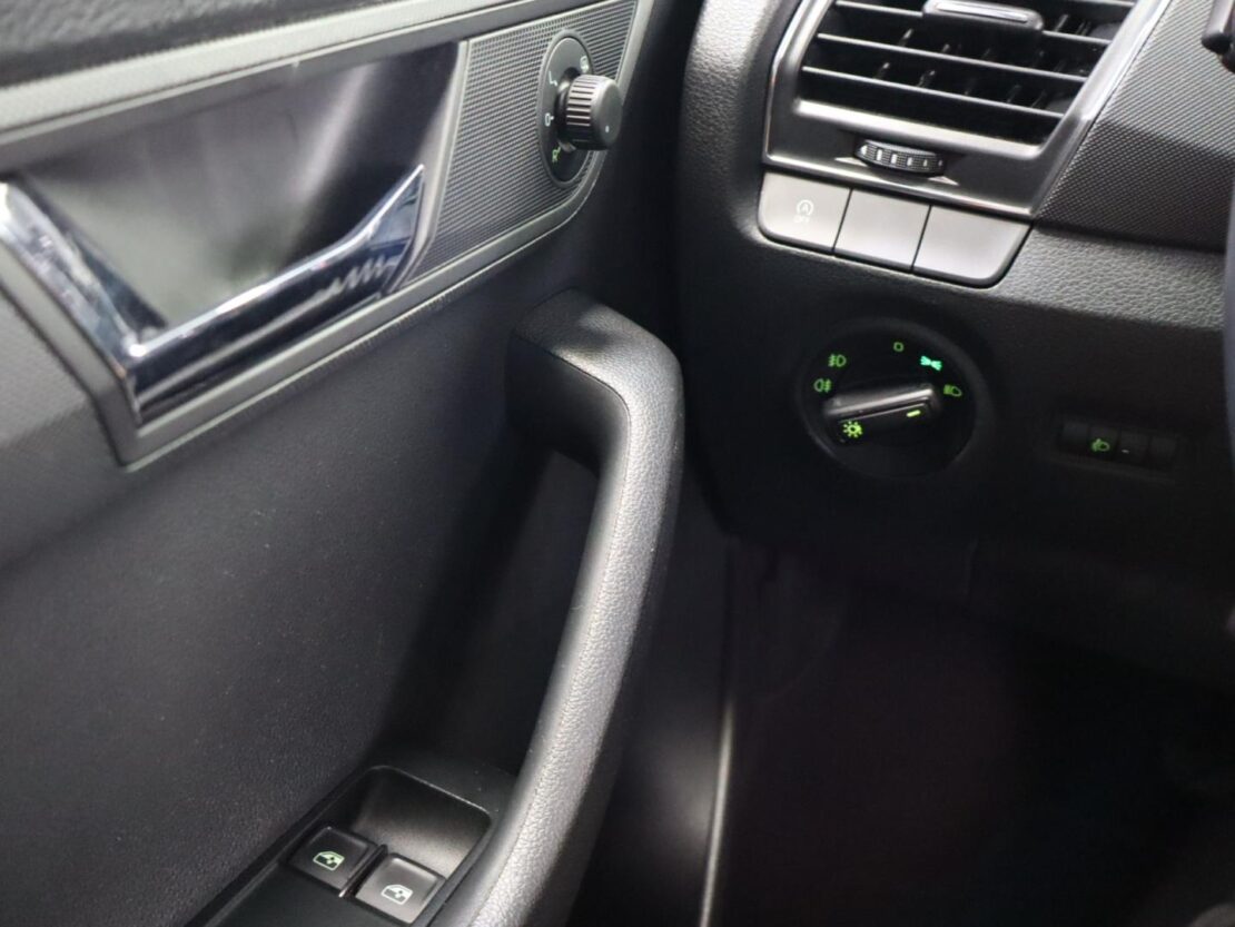 Skoda Fabia 1.0 TSI  AMBITION Break 12