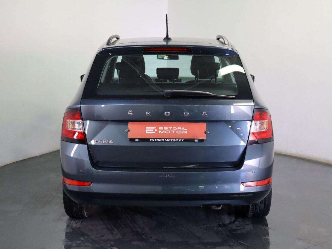 Skoda Fabia 1.0 TSI  AMBITION Break 4