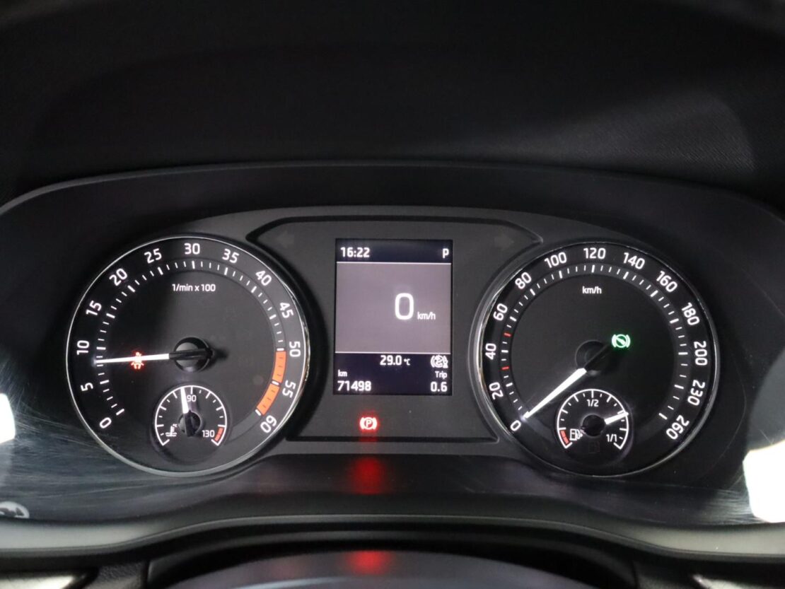 Skoda Octavia 2.0 TDI AMBITION DSG BREAK 11
