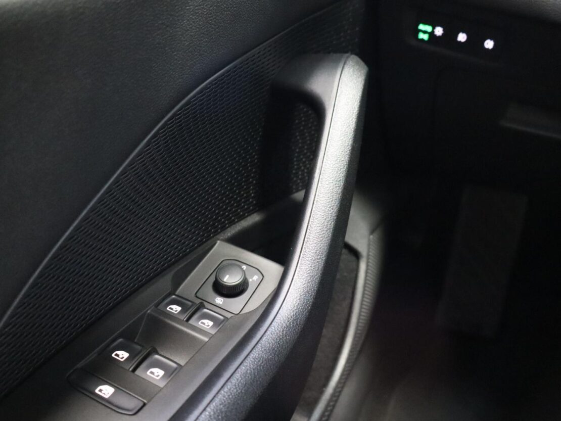 Skoda Octavia 2.0 TDI AMBITION DSG BREAK 12