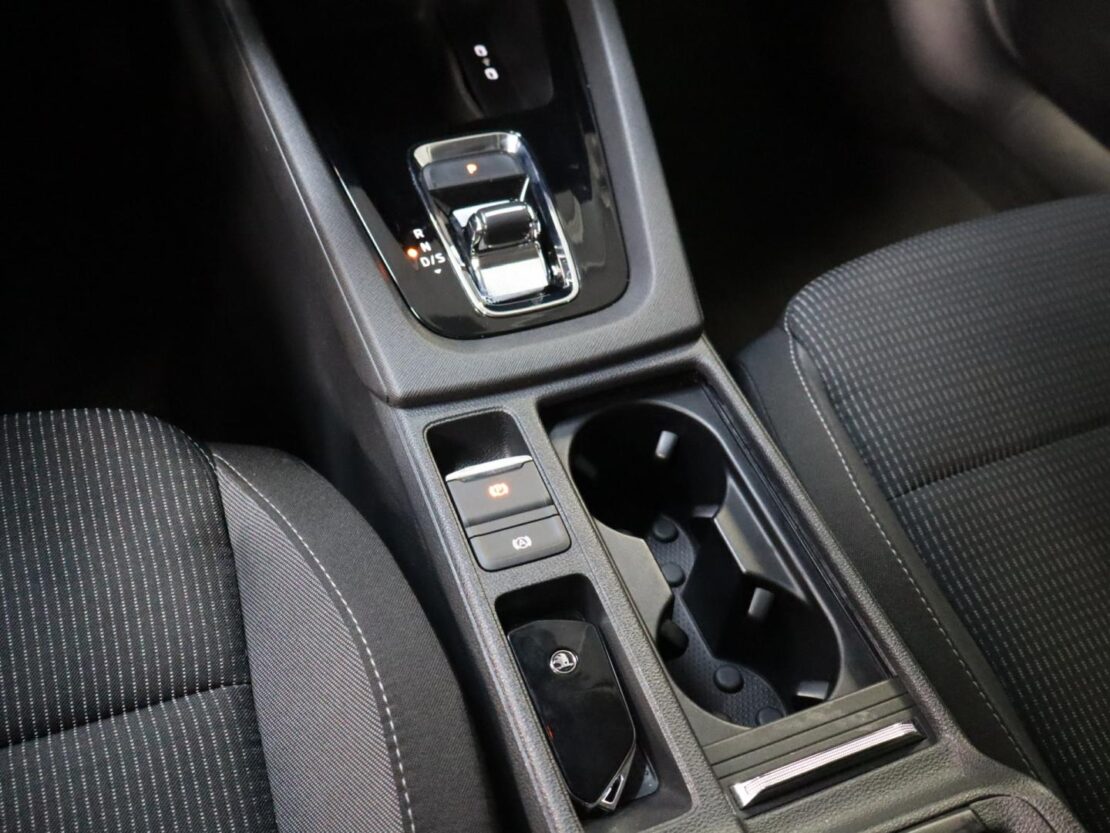Skoda Octavia 2.0 TDI AMBITION DSG BREAK 19