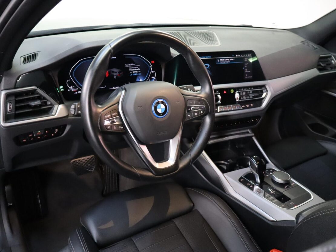 BMW Serie 3 320 e Corporate Edition Auto 8