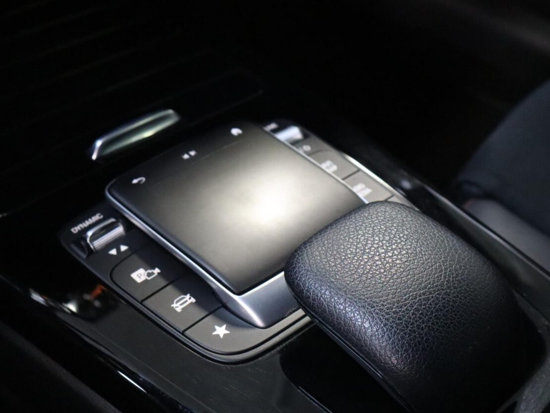 Mercedes Benz Classe CLA 200d Auto Shooting Brake AMG Line 21