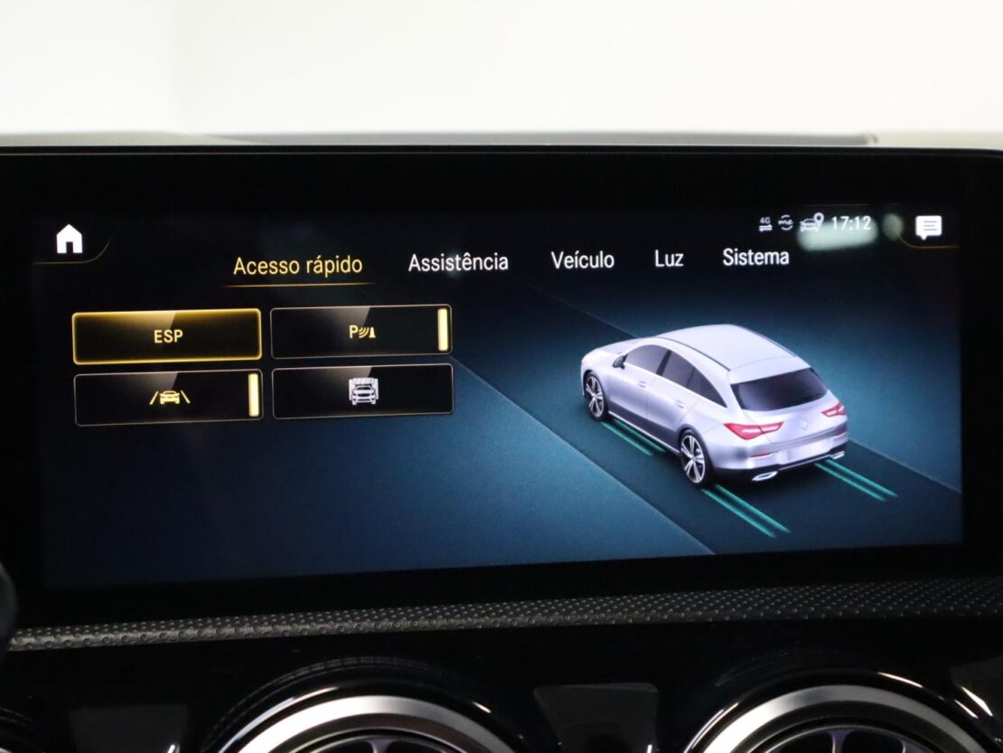 Mercedes Benz Classe CLA 200d Auto Shooting Brake AMG Line 17