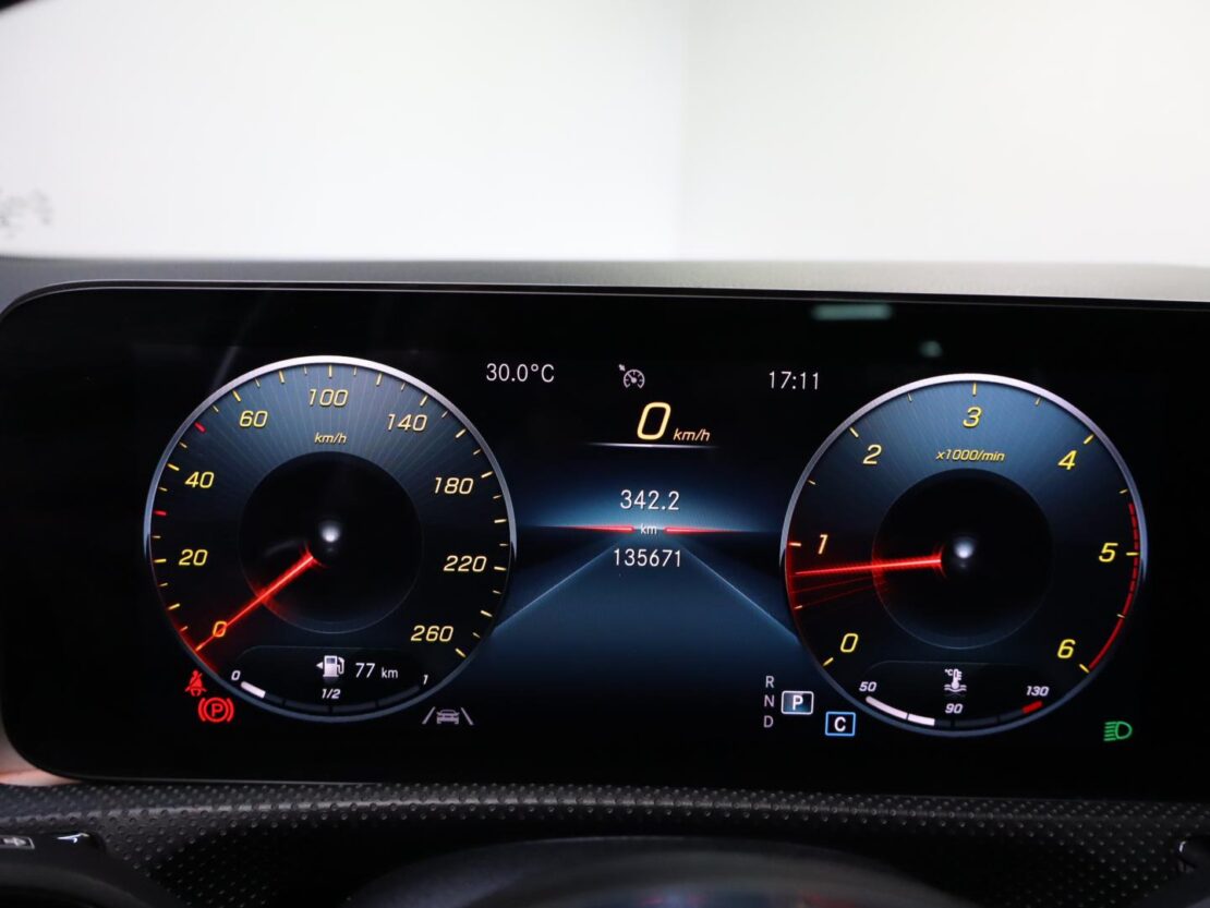 Mercedes Benz Classe CLA 200d Auto Shooting Brake AMG Line 12
