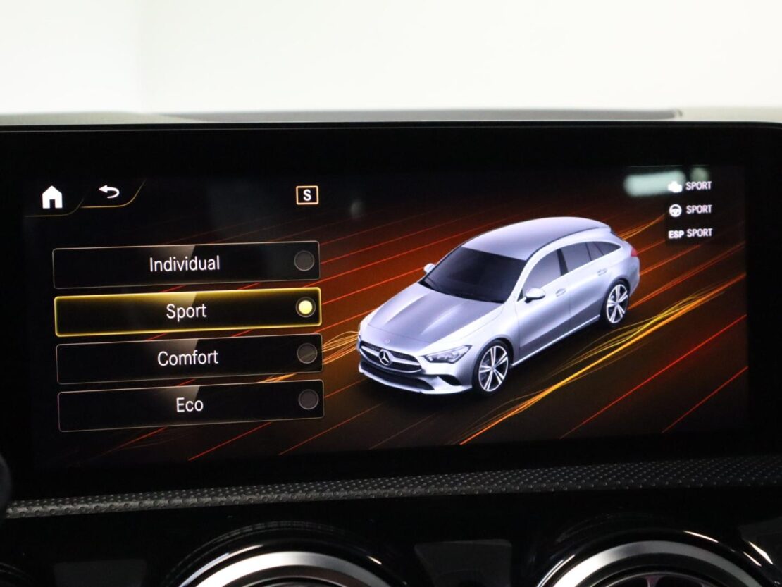 Mercedes Benz Classe CLA 200d Auto Shooting Brake AMG Line 18