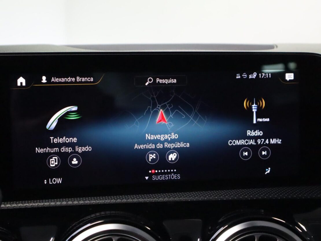 Mercedes Benz Classe CLA 200d Auto Shooting Brake AMG Line 14