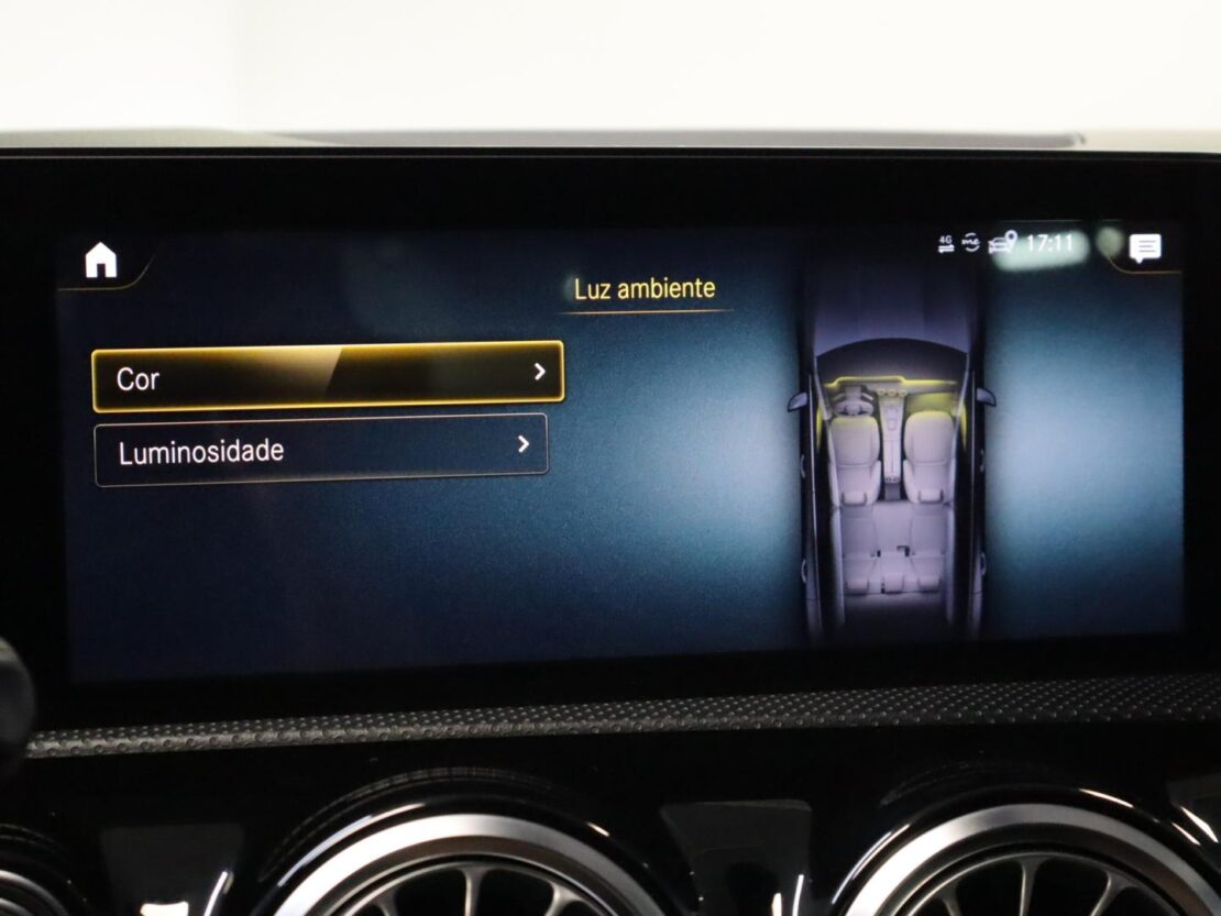 Mercedes Benz Classe CLA 200d Auto Shooting Brake AMG Line 15