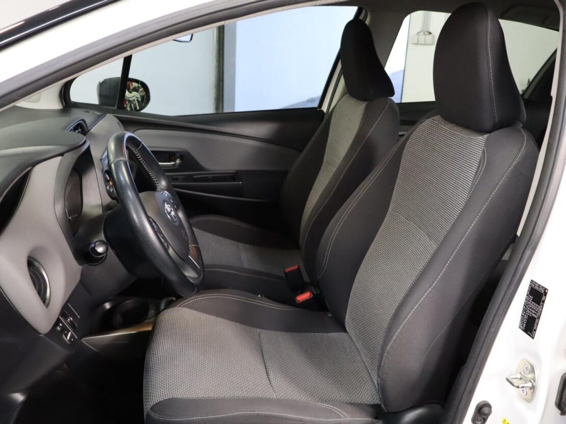 Toyota Yaris 1.5 Híbrido Comfort 7