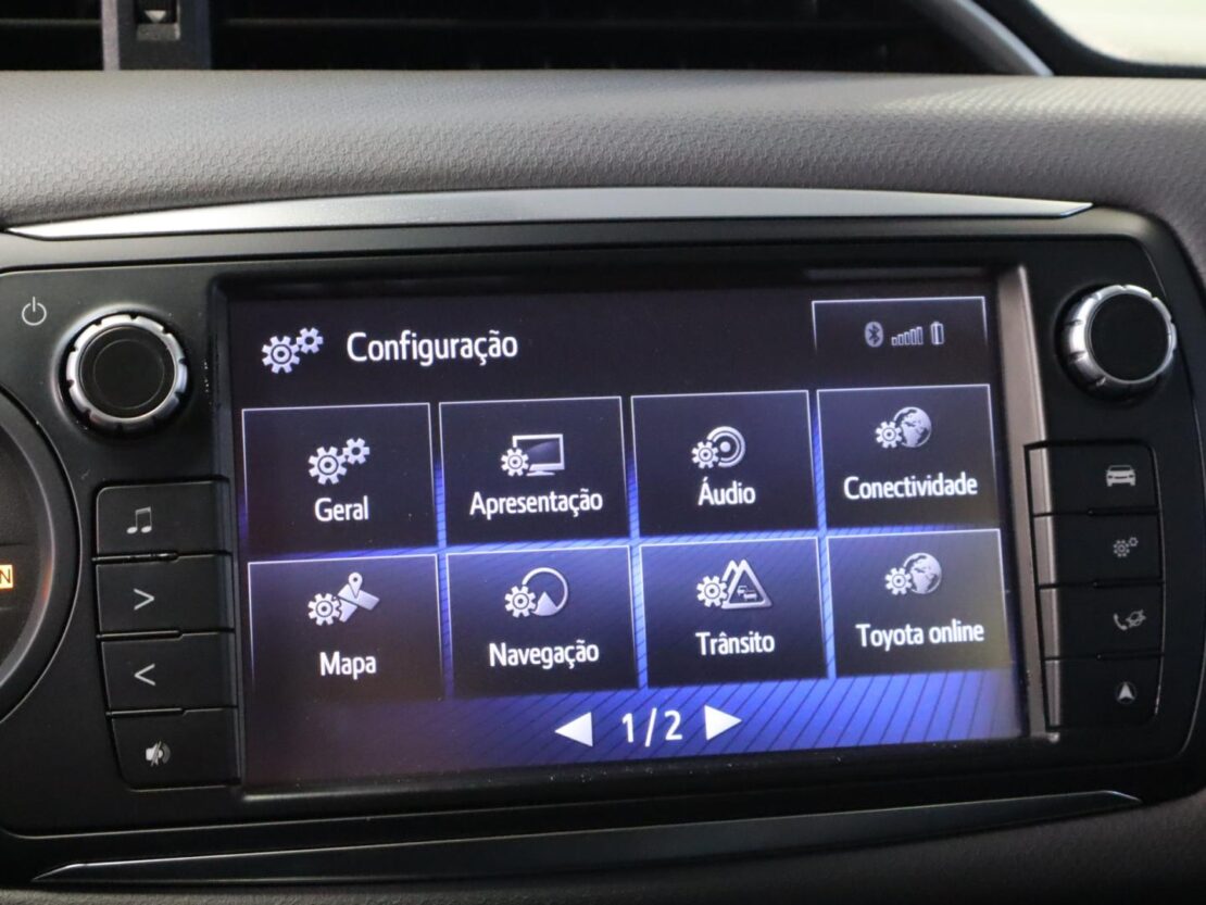Toyota Yaris 1.5 Híbrido Comfort 13