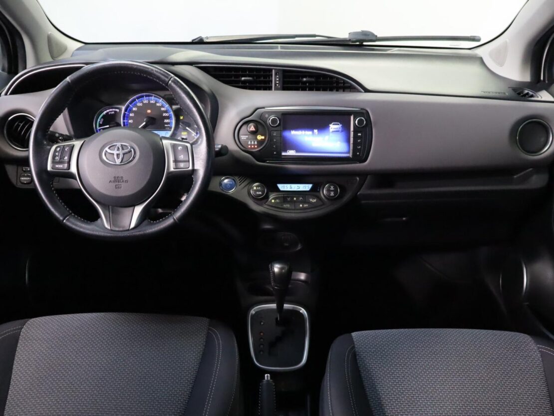 Toyota Yaris 1.5 Híbrido Comfort 9