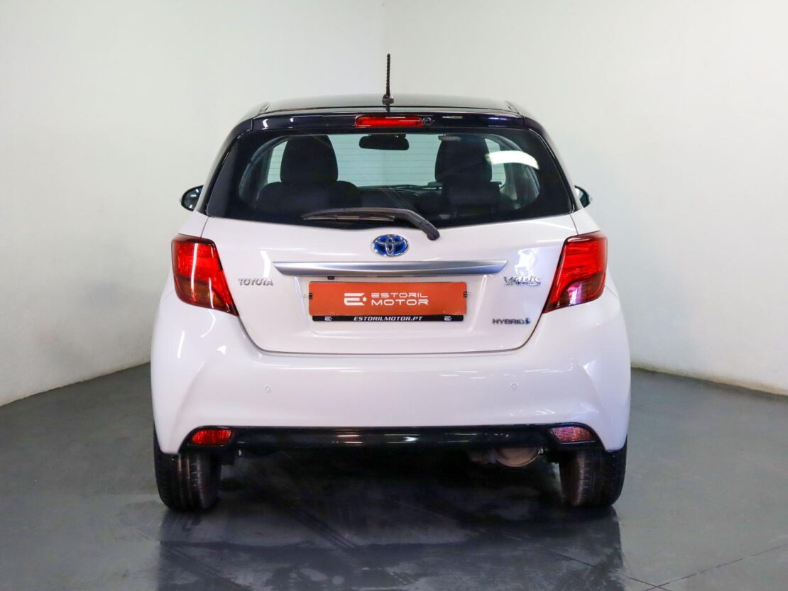 Toyota Yaris 1.5 Híbrido Comfort 4