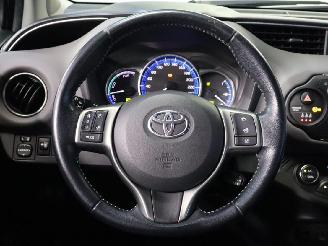 Toyota Yaris 1.5 Híbrido Comfort 10