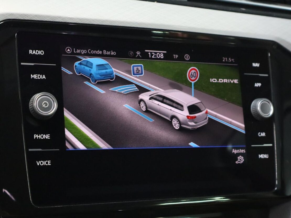 Volkswagen Passat 2.0 TDI  Business DSG Variant 18