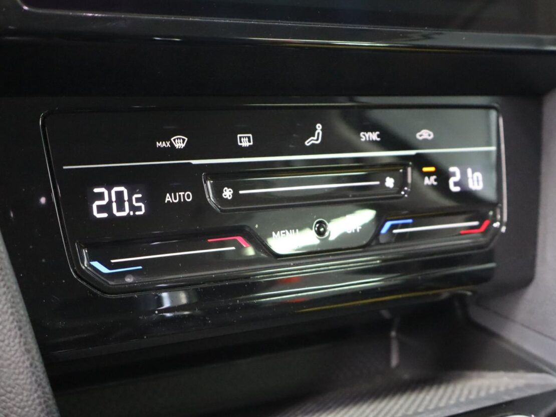 Volkswagen Passat 2.0 TDI  Business DSG Variant 19