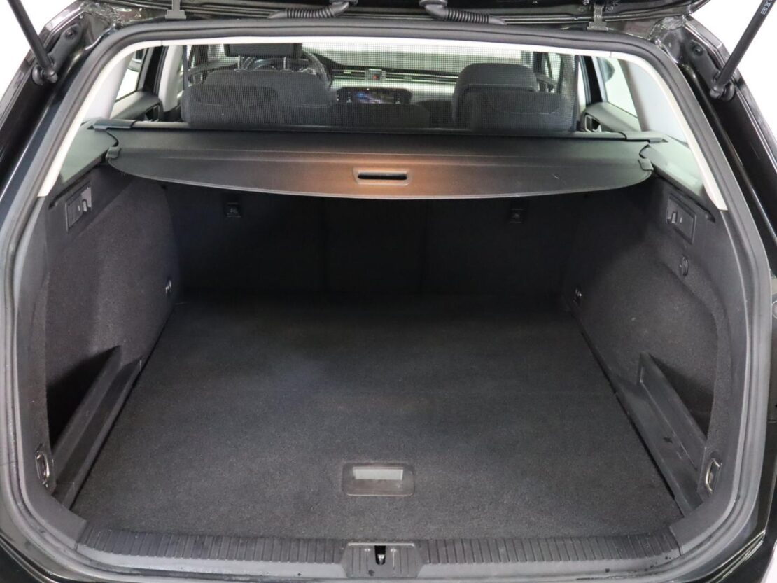 Volkswagen Passat 2.0 TDI  Business DSG Variant 21
