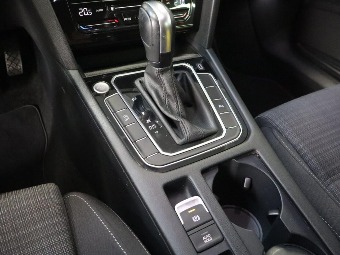 Volkswagen Passat 2.0 TDI  Business DSG Variant 20