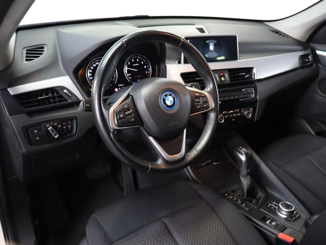 BMW X1 xDrive25e 8
