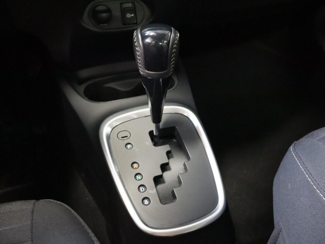 Toyota Yaris 1.5 Híbrido Comfort 17