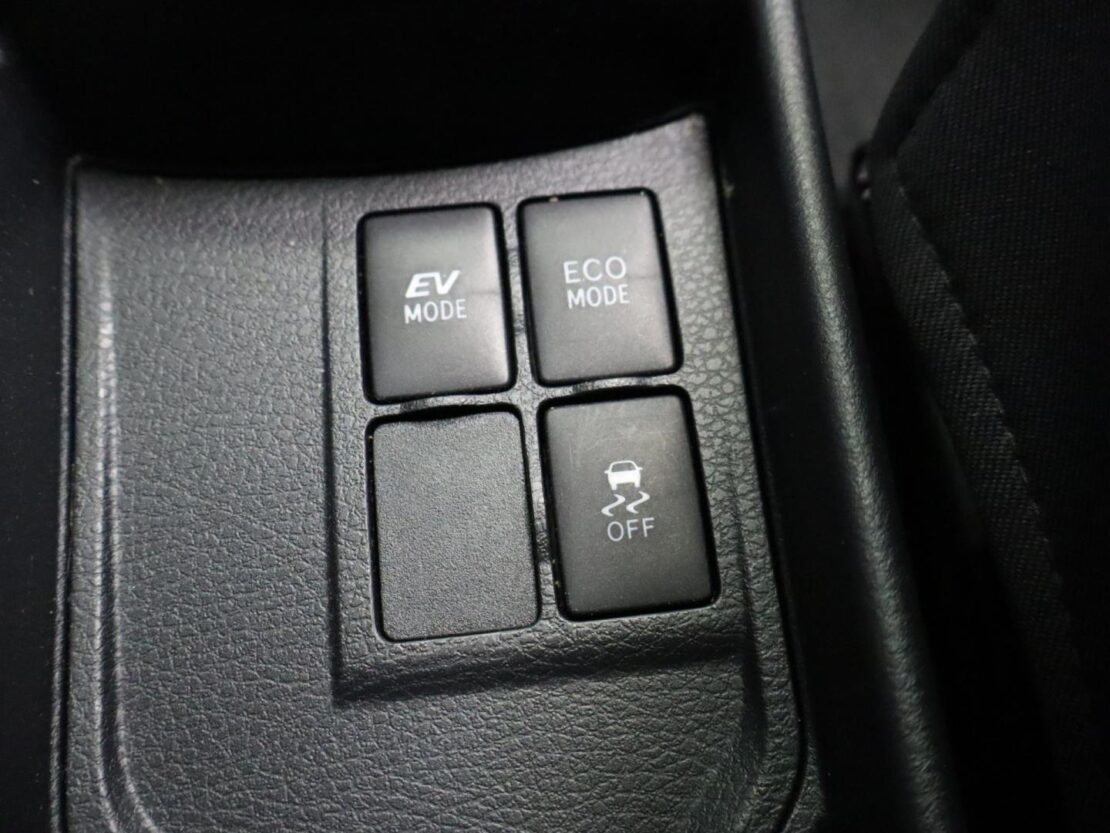 Toyota Yaris 1.5 Híbrido Comfort 18
