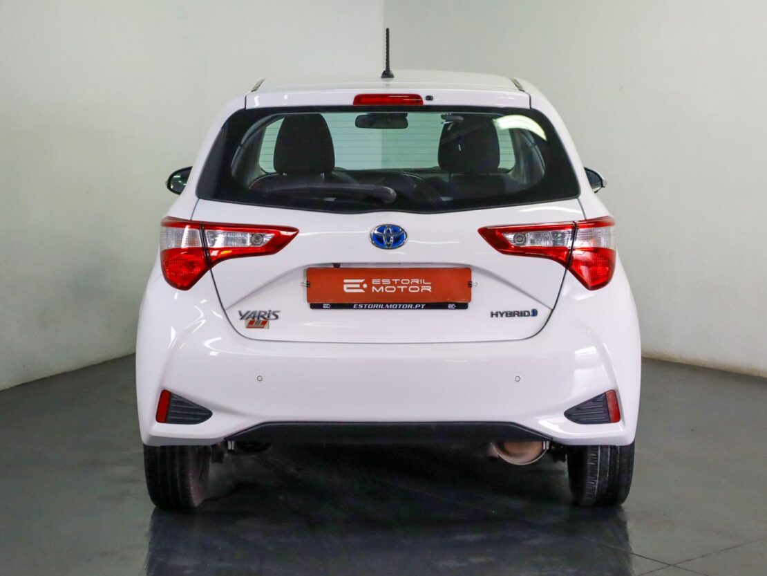 Toyota Yaris 1.5 Híbrido Comfort 4