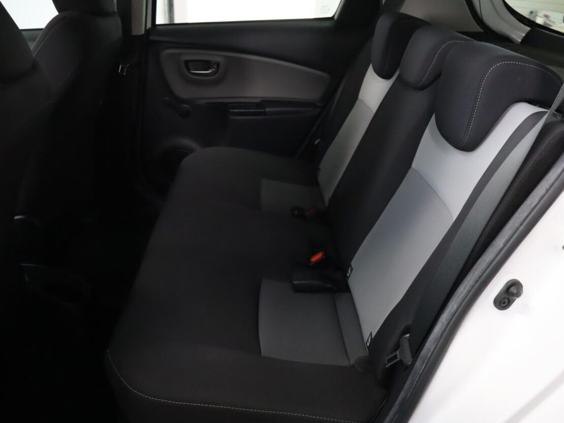 Toyota Yaris 1.5 Híbrido Comfort 8