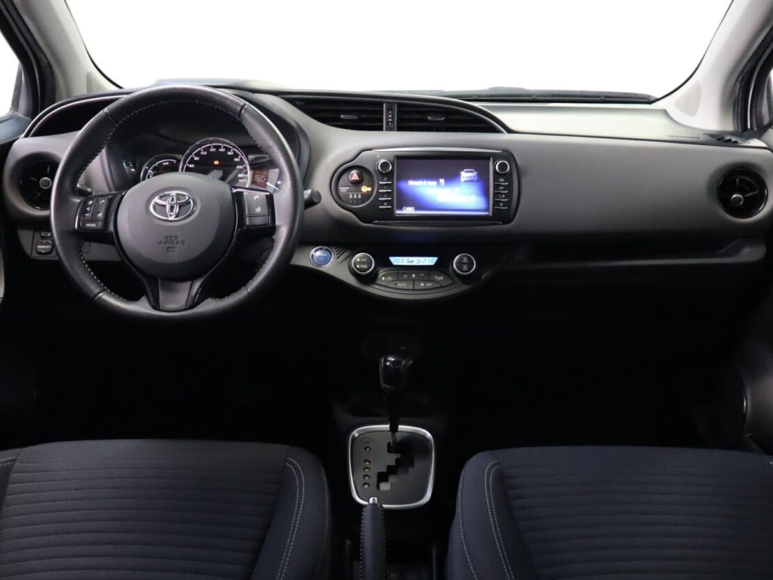 Toyota Yaris 1.5 Híbrido Comfort 9