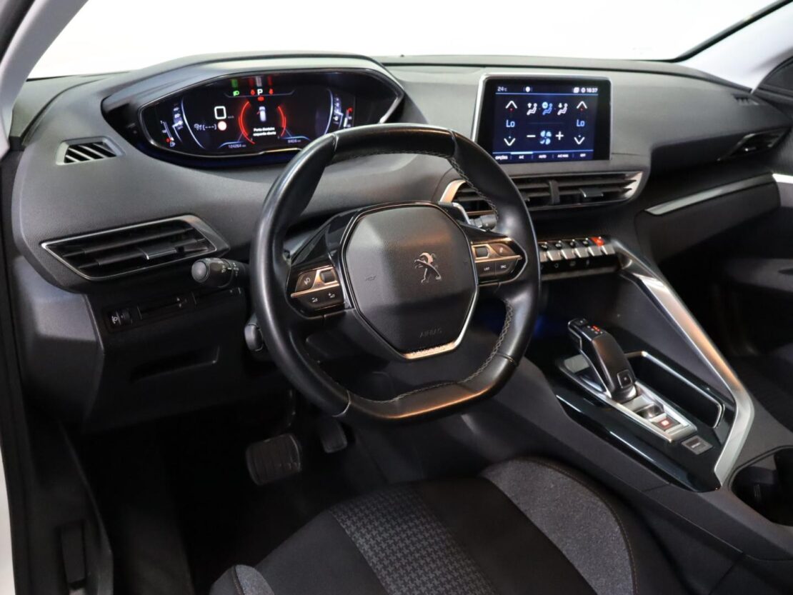 Peugeot 3008 Allure 1.2 PureTech EAT8 6