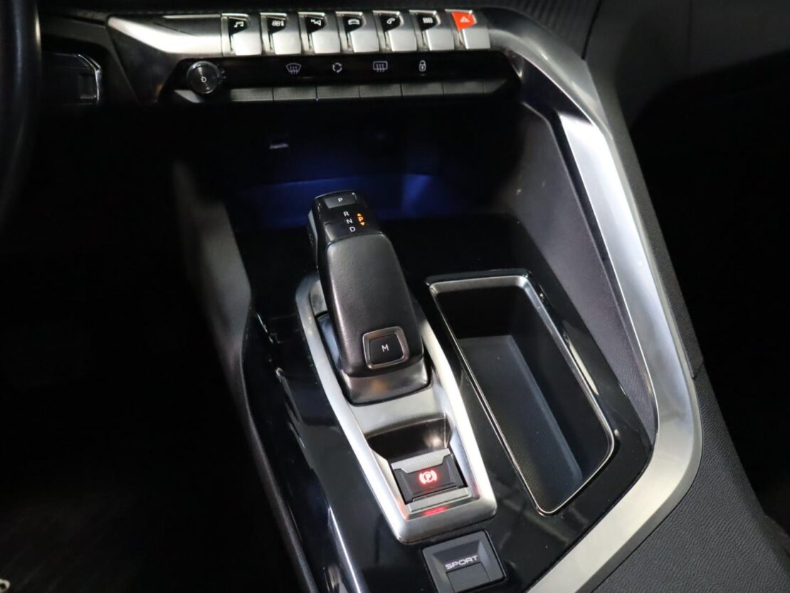Peugeot 3008 Allure 1.2 PureTech EAT8 17