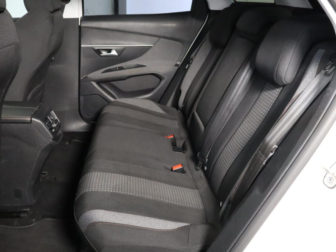 Peugeot 3008 Allure 1.2 PureTech EAT8 8