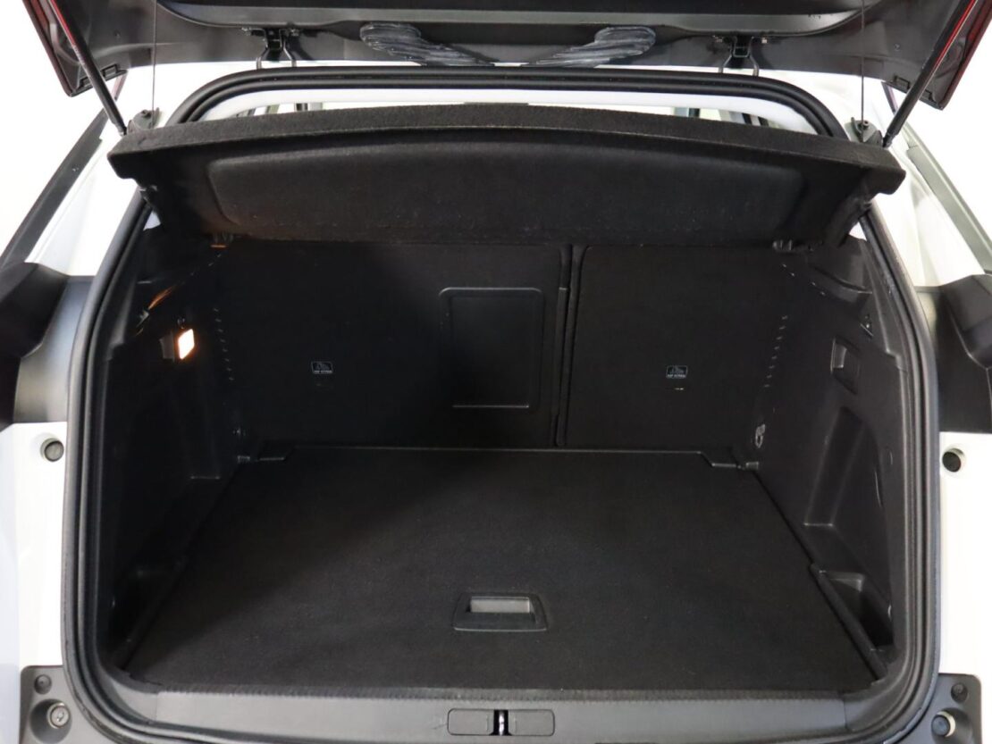 Peugeot 3008 Allure 1.2 PureTech EAT8 19