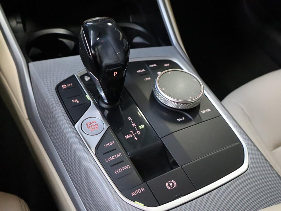 BMW Serie 3 318d Auto Advantage 23