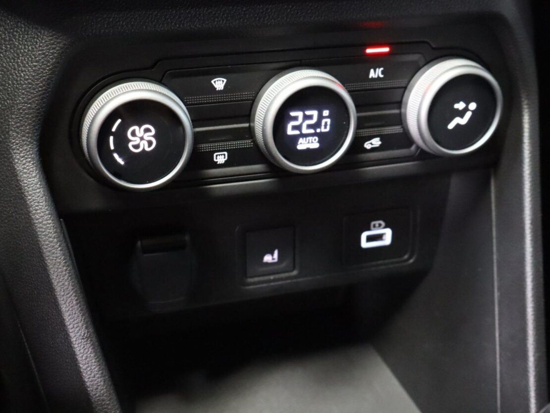 Dacia Jogger ECO-G Bi-Fuel Extreme+ 7 lugares 17