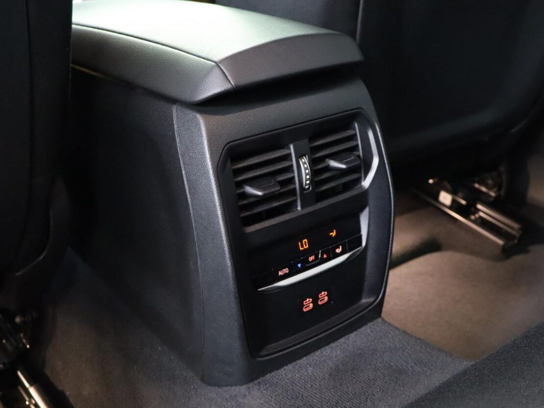 BMW Serie 3 330e Auto Corporate Edition 11